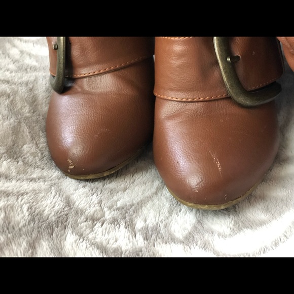 Knee high buckle boots - Picture 3 of 3